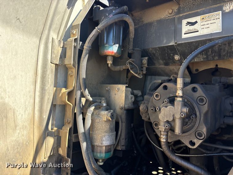 image for item EA7958 Link-Belt 210X2 excavator