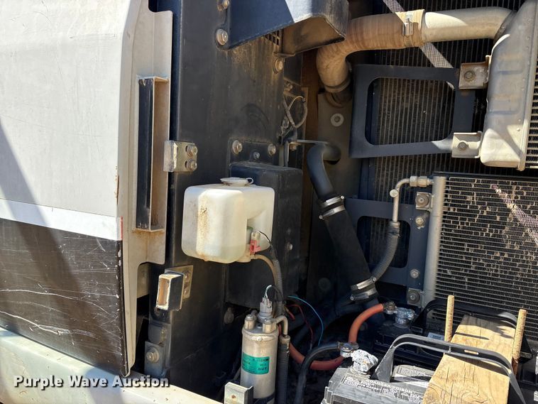 image for item EA7958 Link-Belt 210X2 excavator