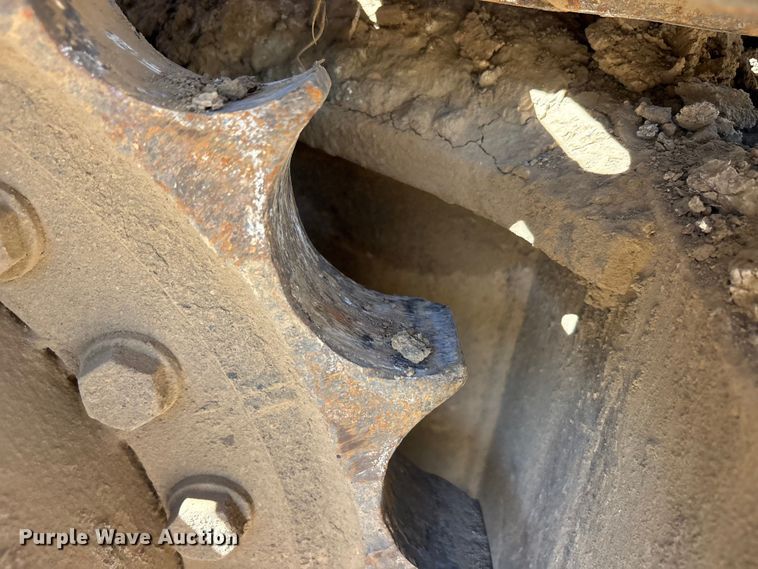 image for item EA7958 Link-Belt 210X2 excavator