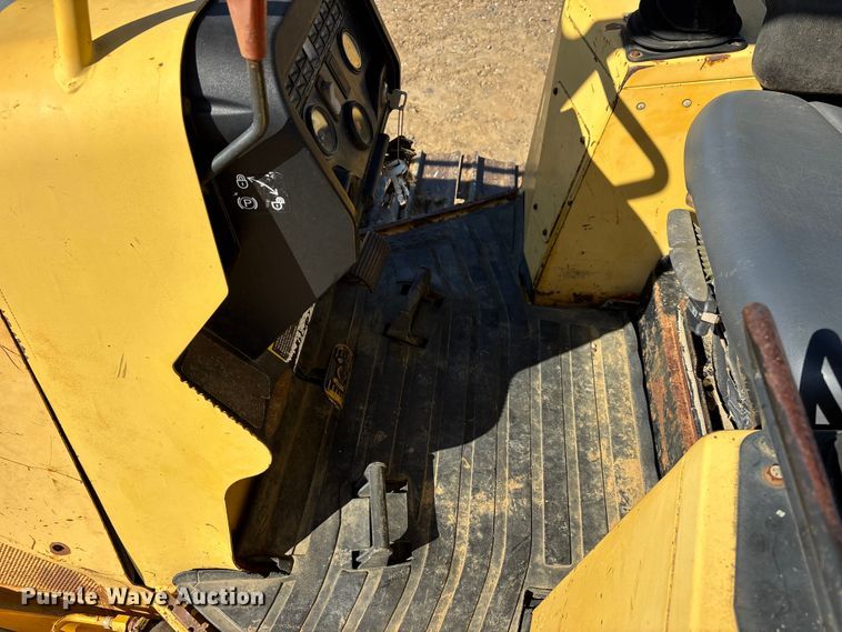 image for item EA7959 1999 John Deere 450H LGP dozer