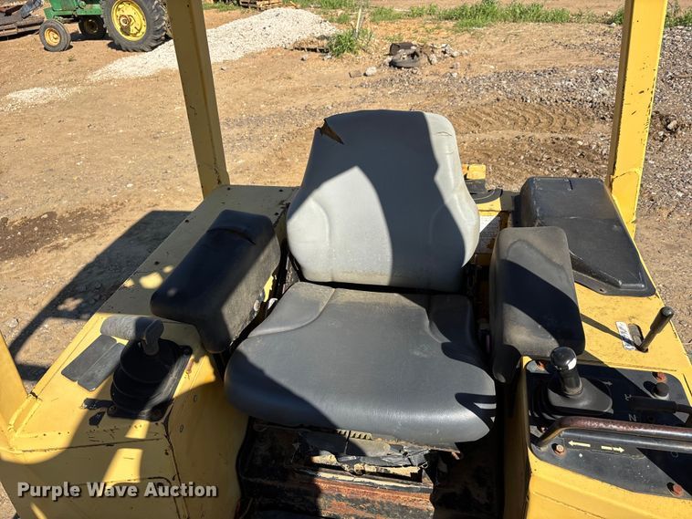 image for item EA7959 1999 John Deere 450H LGP dozer