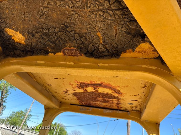 image for item EA7959 1999 John Deere 450H LGP dozer