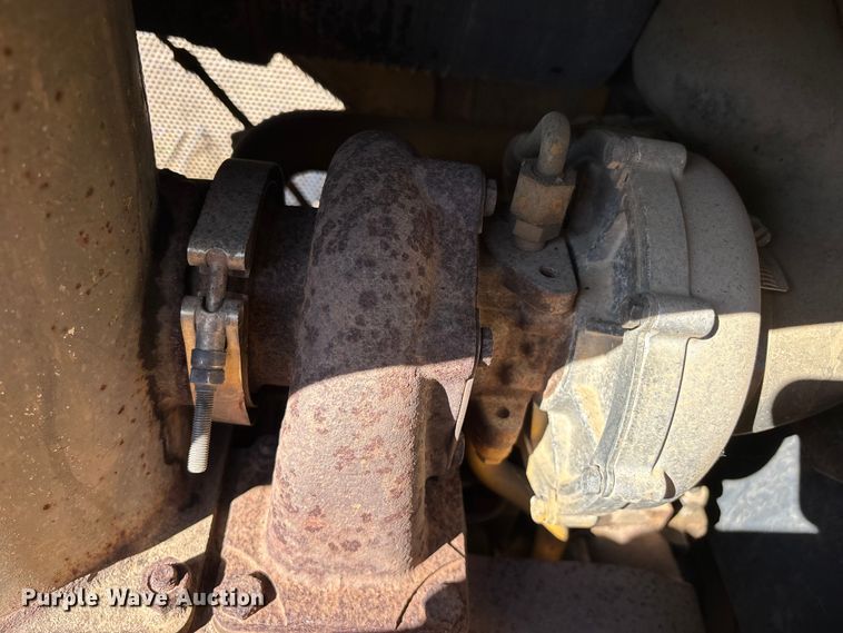 image for item EA7959 1999 John Deere 450H LGP dozer