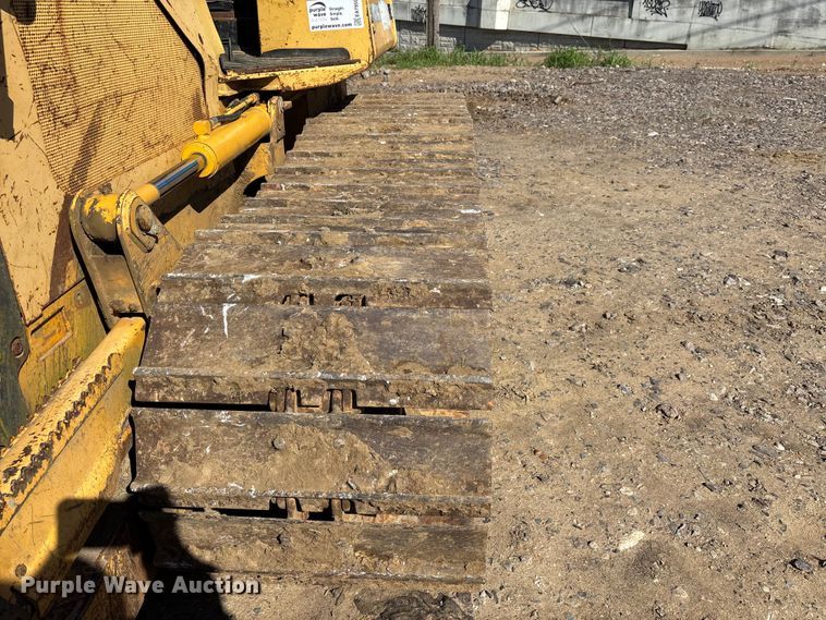 image for item EA7959 1999 John Deere 450H LGP dozer