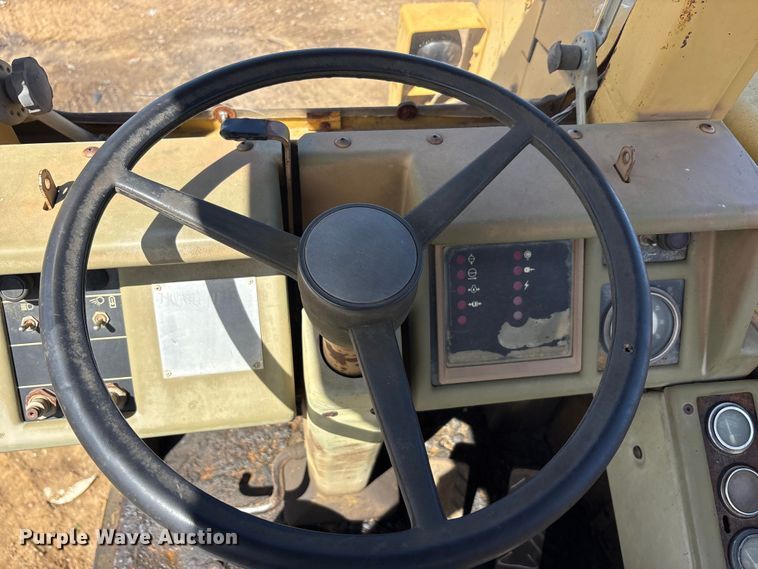 image for item EA7960 1991 Caterpillar 621E conventional scraper 