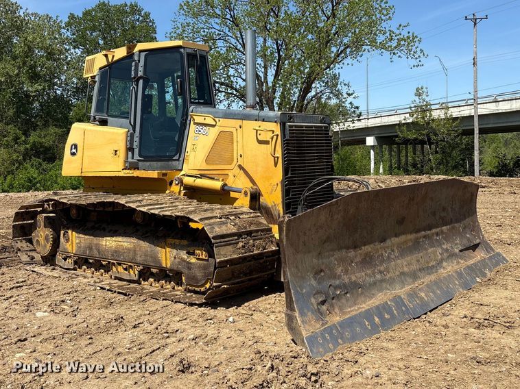 image for item EA7964 2005 John Deere 850J LGP dozer