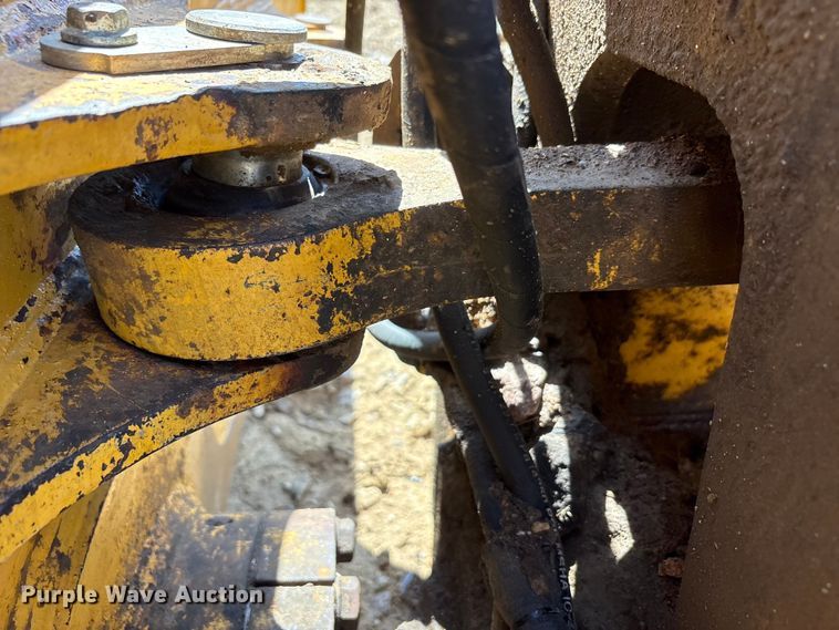 image for item EA7964 2005 John Deere 850J LGP dozer