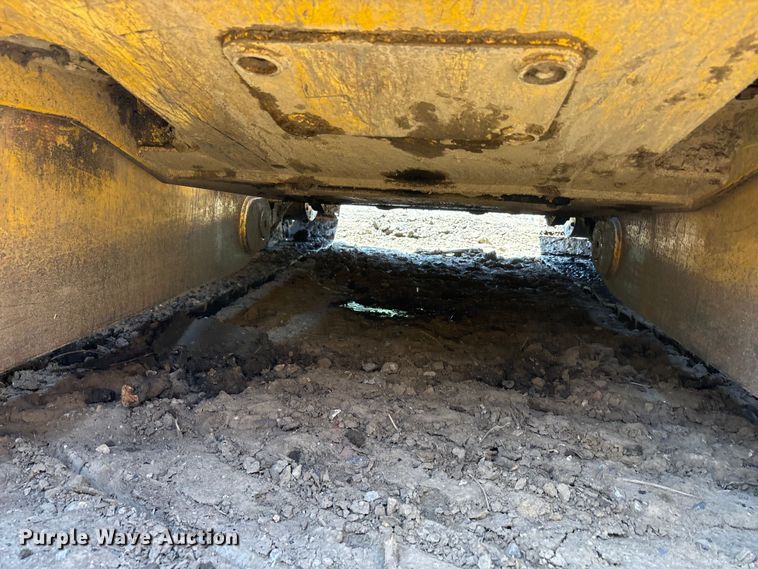 image for item EA7964 2005 John Deere 850J LGP dozer