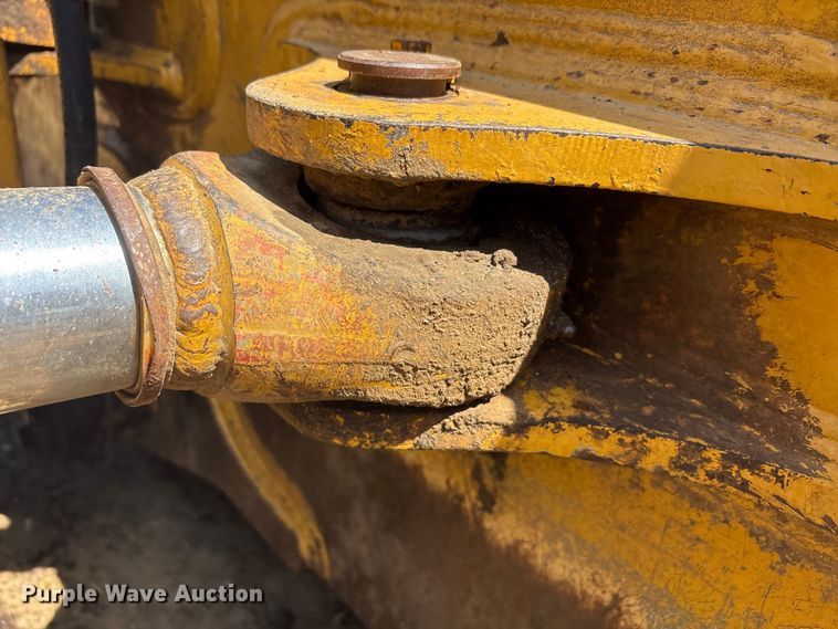 image for item EA7964 2005 John Deere 850J LGP dozer