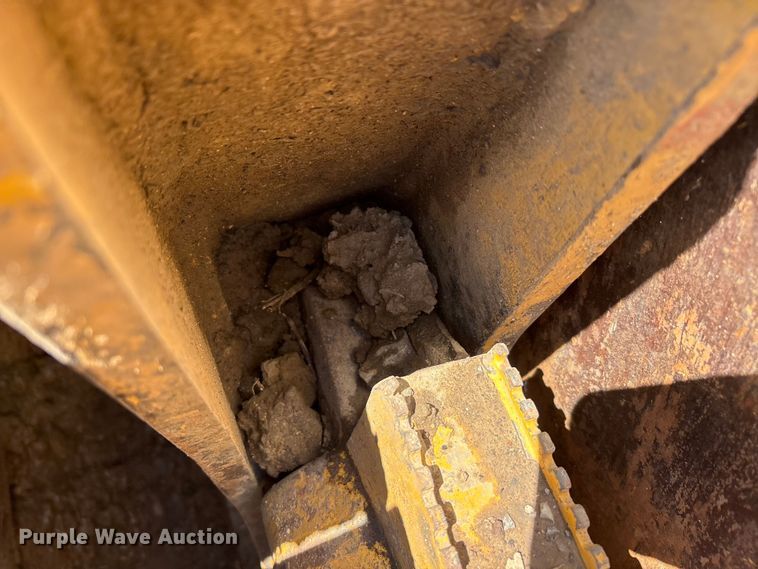 image for item EA7964 2005 John Deere 850J LGP dozer