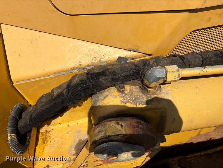 image for item EA7964 2005 John Deere 850J LGP dozer