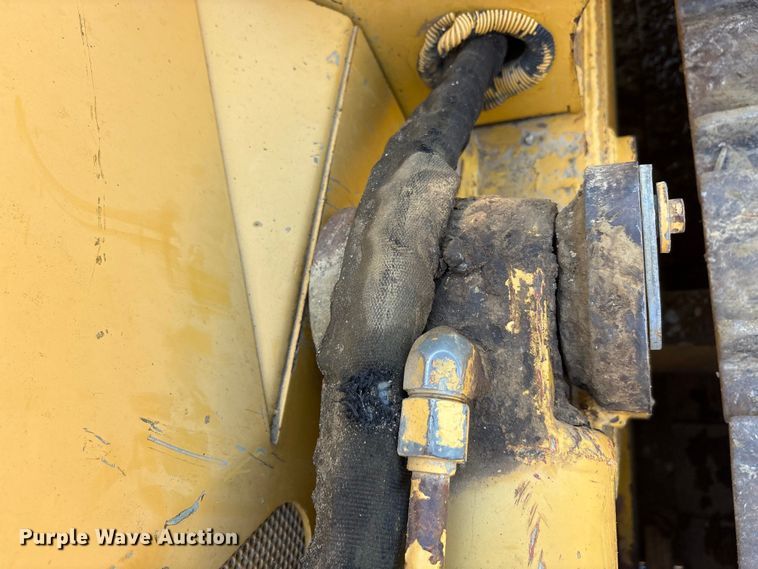 image for item EA7964 2005 John Deere 850J LGP dozer