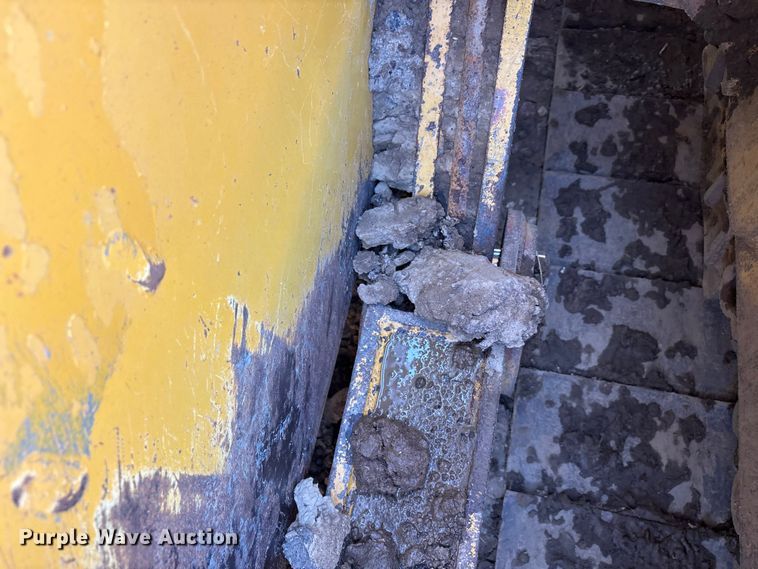 image for item EA7964 2005 John Deere 850J LGP dozer