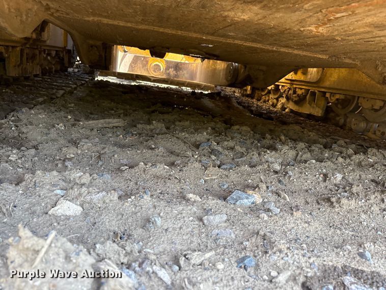 image for item EA7964 2005 John Deere 850J LGP dozer