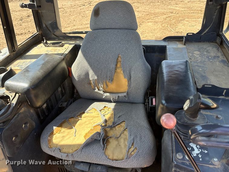 image for item EA7964 2005 John Deere 850J LGP dozer