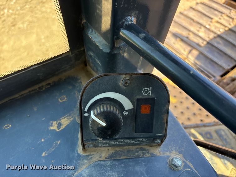 image for item EA7964 2005 John Deere 850J LGP dozer