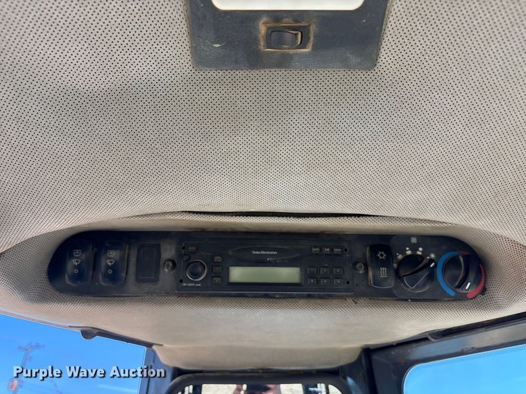 image for item EA7964 2005 John Deere 850J LGP dozer