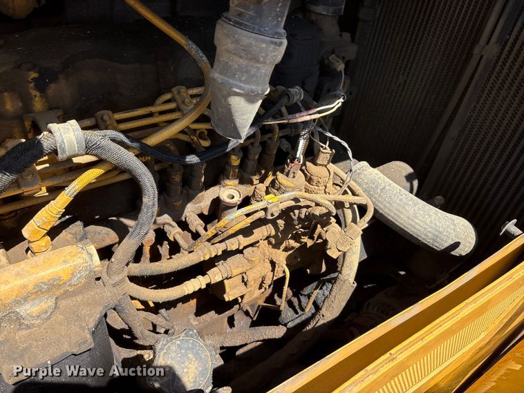 image for item EA7964 2005 John Deere 850J LGP dozer