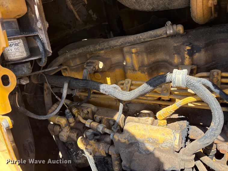 image for item EA7964 2005 John Deere 850J LGP dozer