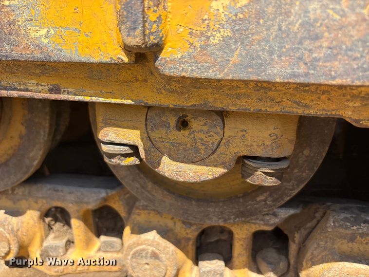 image for item EA7964 2005 John Deere 850J LGP dozer