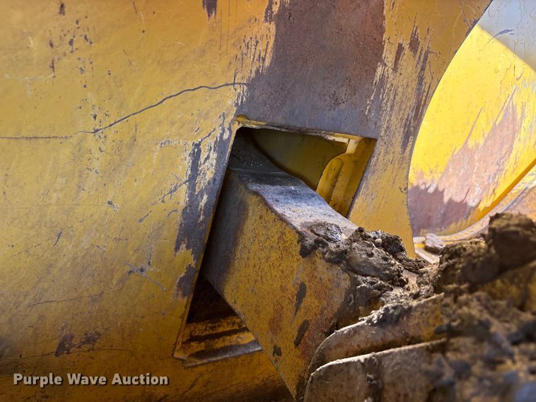 image for item EA7964 2005 John Deere 850J LGP dozer