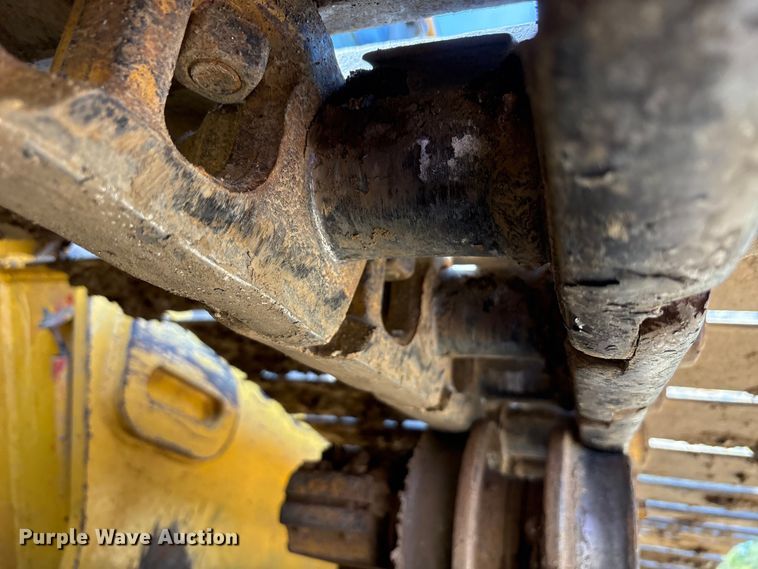 image for item EA7964 2005 John Deere 850J LGP dozer