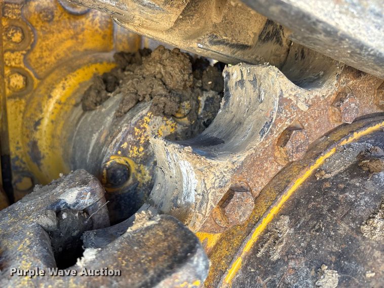 image for item EA7964 2005 John Deere 850J LGP dozer