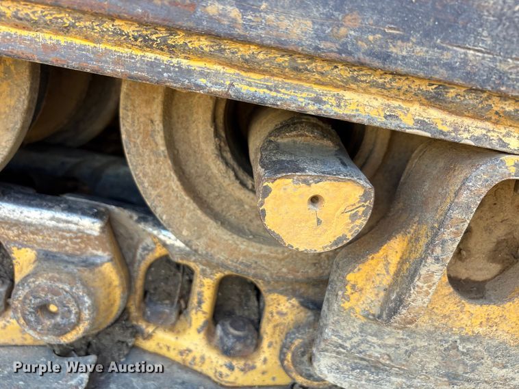 image for item EA7964 2005 John Deere 850J LGP dozer