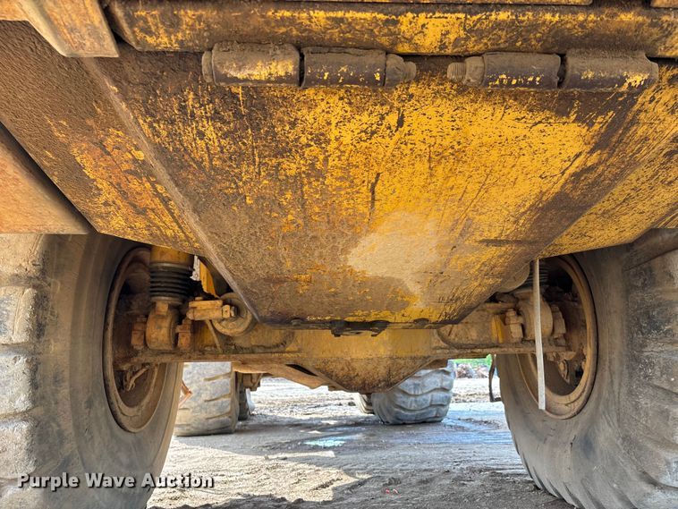 image for item EA7967 1999 Bell B40C articulated haul truck