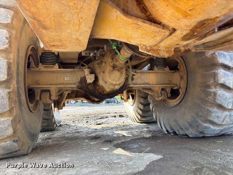 image for item EA7967 1999 Bell B40C articulated haul truck