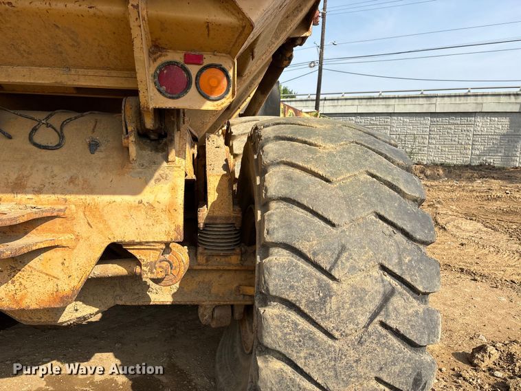 image for item EA7967 1999 Bell B40C articulated haul truck