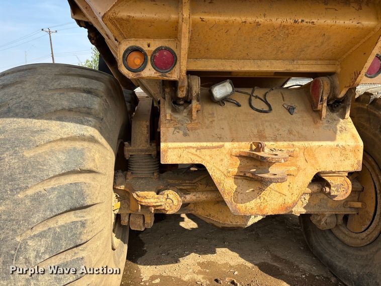 image for item EA7967 1999 Bell B40C articulated haul truck