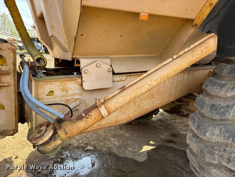 image for item EA7967 1999 Bell B40C articulated haul truck