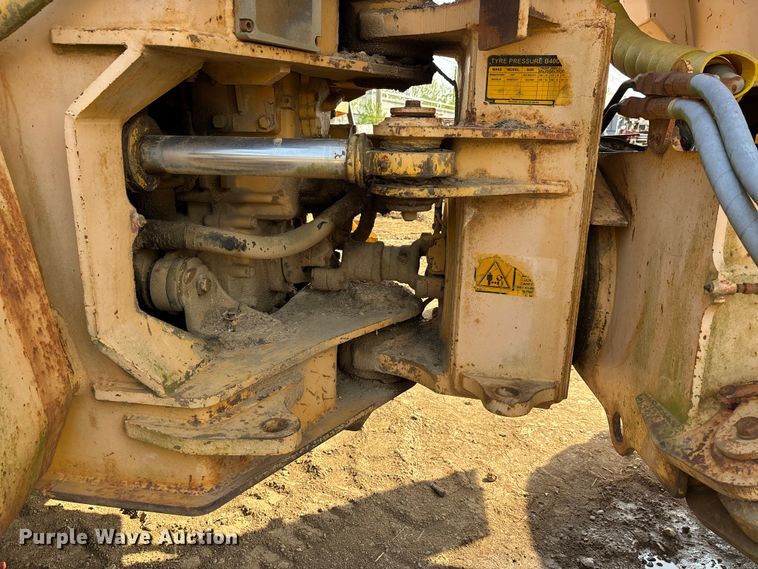 image for item EA7967 1999 Bell B40C articulated haul truck