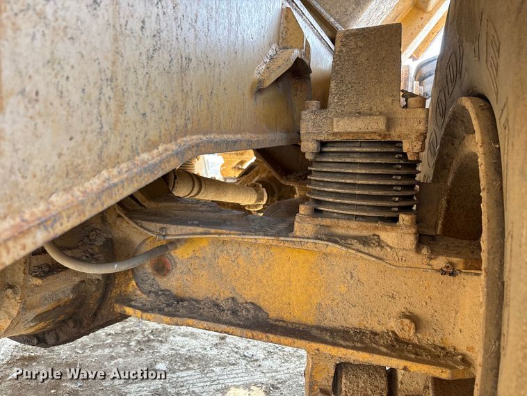 image for item EA7967 1999 Bell B40C articulated haul truck