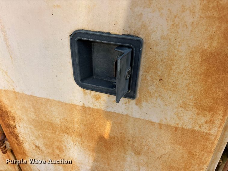 image for item EA7967 1999 Bell B40C articulated haul truck