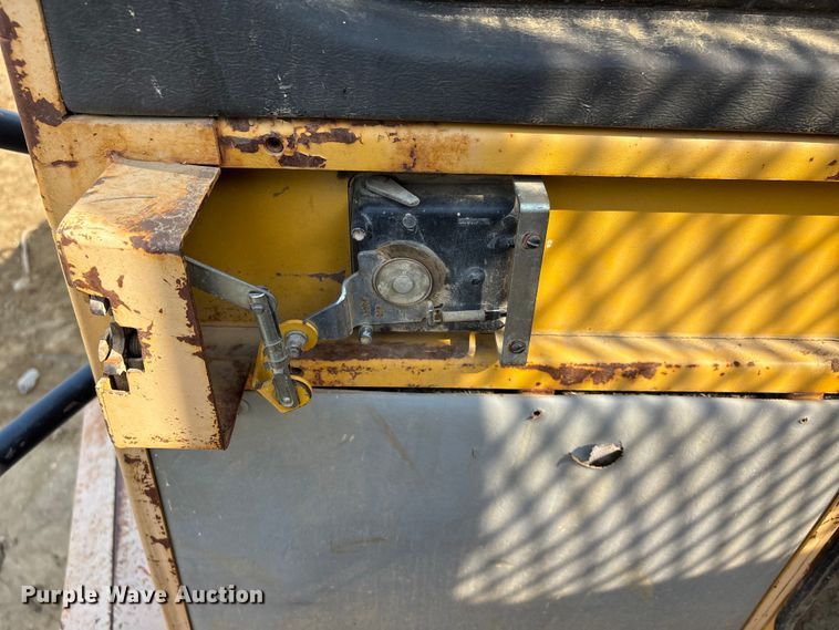 image for item EA7967 1999 Bell B40C articulated haul truck