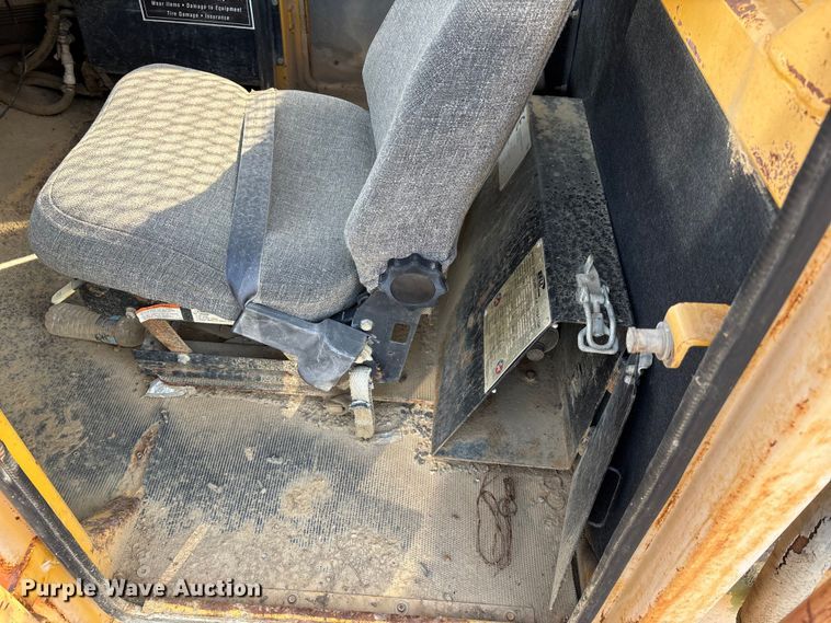 image for item EA7967 1999 Bell B40C articulated haul truck