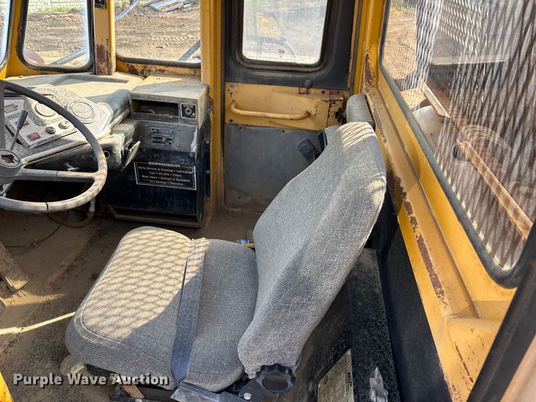 image for item EA7967 1999 Bell B40C articulated haul truck