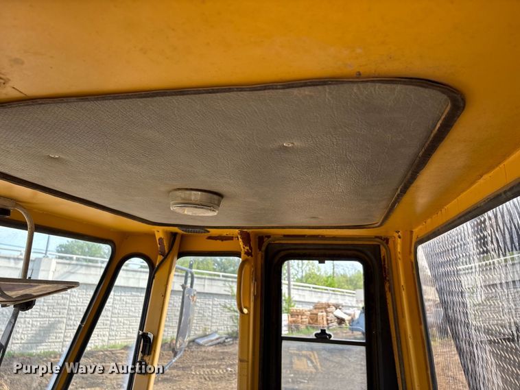 image for item EA7967 1999 Bell B40C articulated haul truck