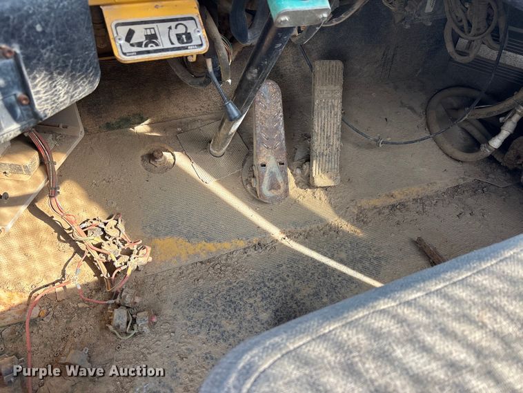 image for item EA7967 1999 Bell B40C articulated haul truck