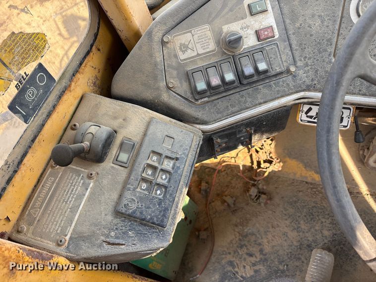 image for item EA7967 1999 Bell B40C articulated haul truck