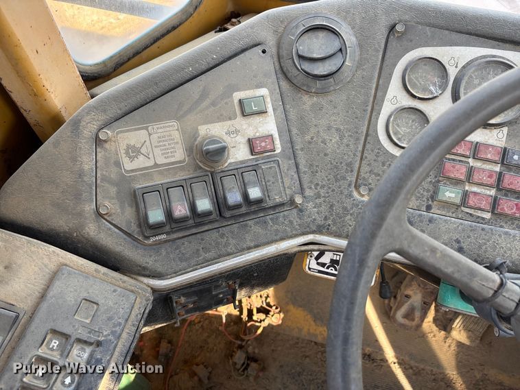 image for item EA7967 1999 Bell B40C articulated haul truck