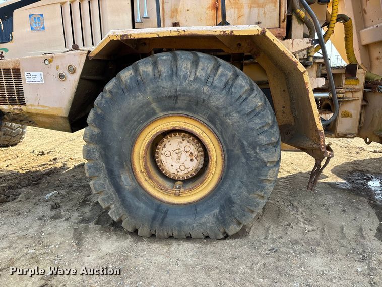 image for item EA7967 1999 Bell B40C articulated haul truck