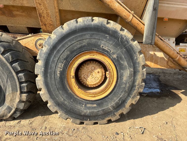 image for item EA7967 1999 Bell B40C articulated haul truck