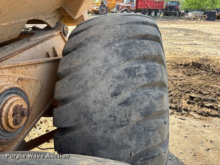 image for item EA7967 1999 Bell B40C articulated haul truck