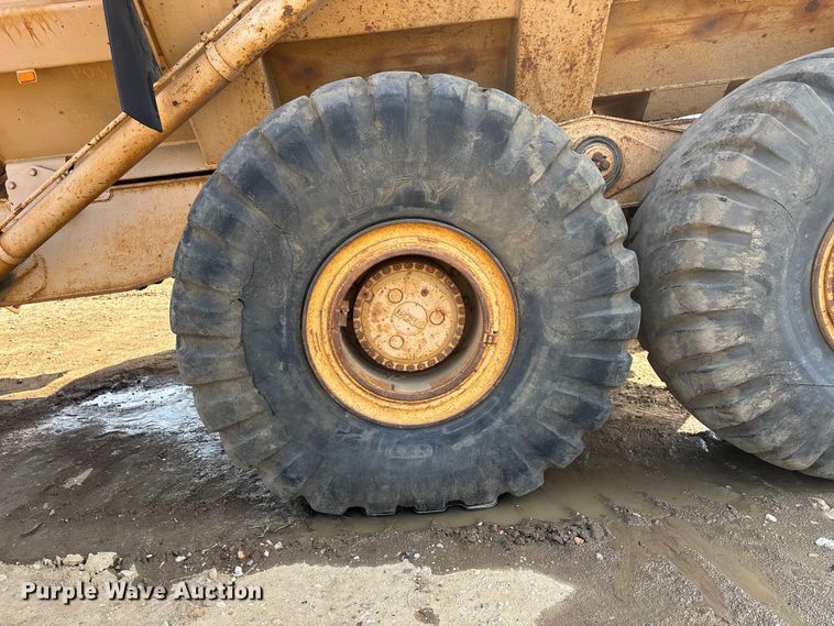 image for item EA7967 1999 Bell B40C articulated haul truck