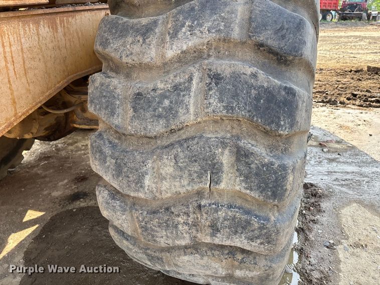 image for item EA7967 1999 Bell B40C articulated haul truck