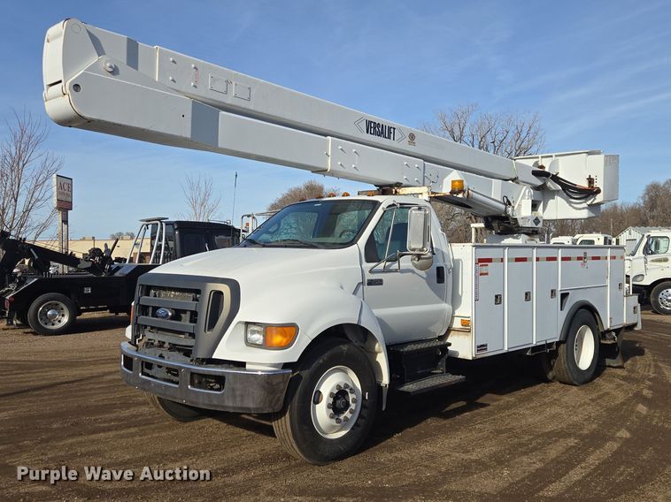 image for item EB1370 2007 Ford F750 Super Duty bucket truck