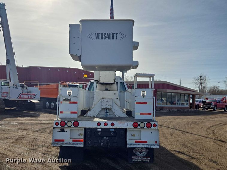 image for item EB1370 2007 Ford F750 Super Duty bucket truck